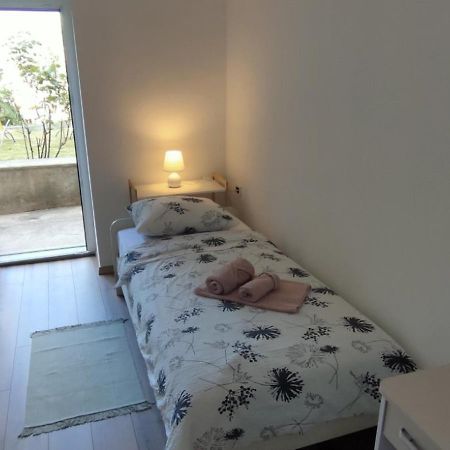 Apartment Hermes Laurana Esterno foto