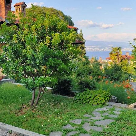 Apartment Hermes Laurana Esterno foto