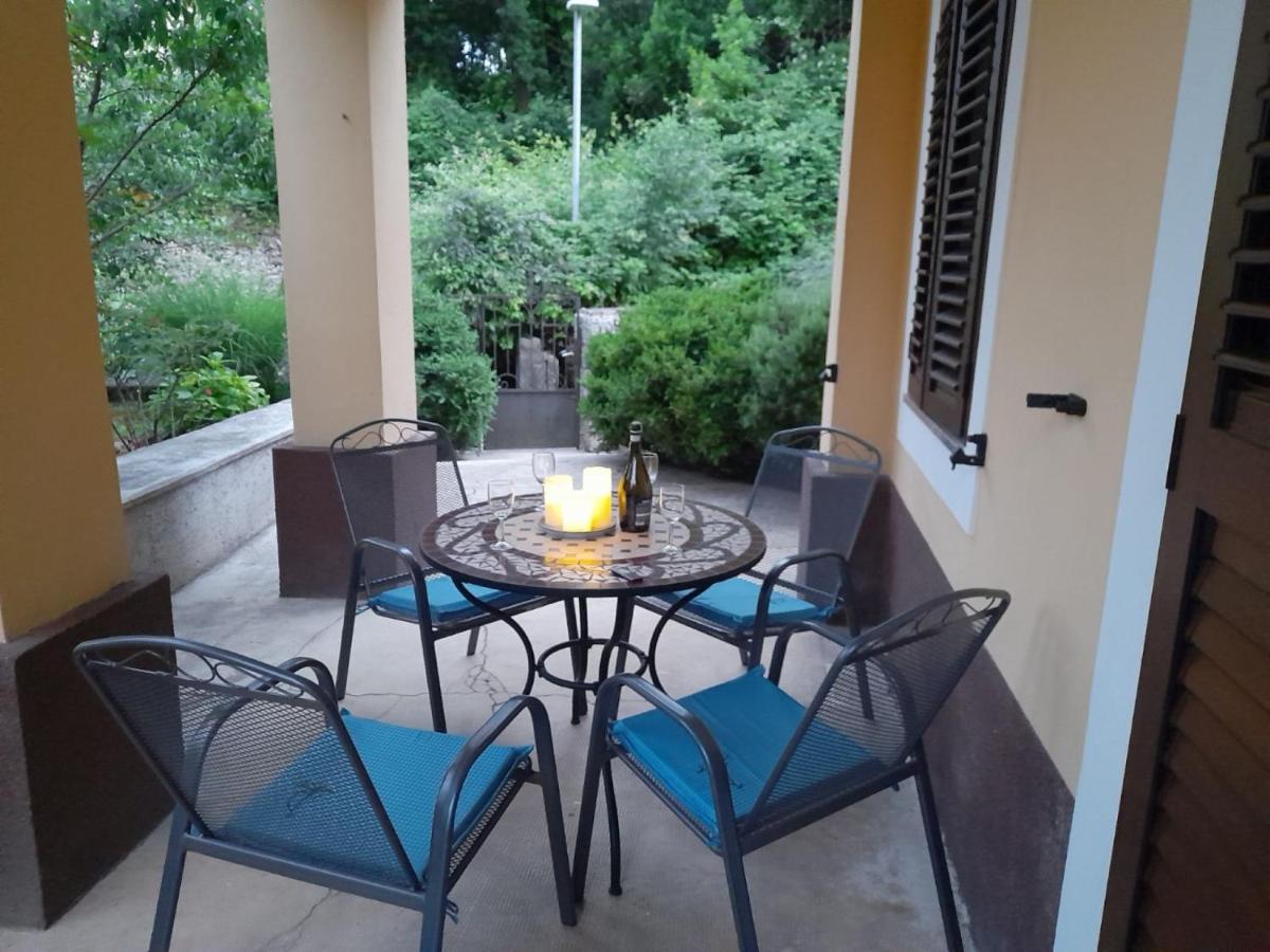 Apartment Hermes Laurana Esterno foto