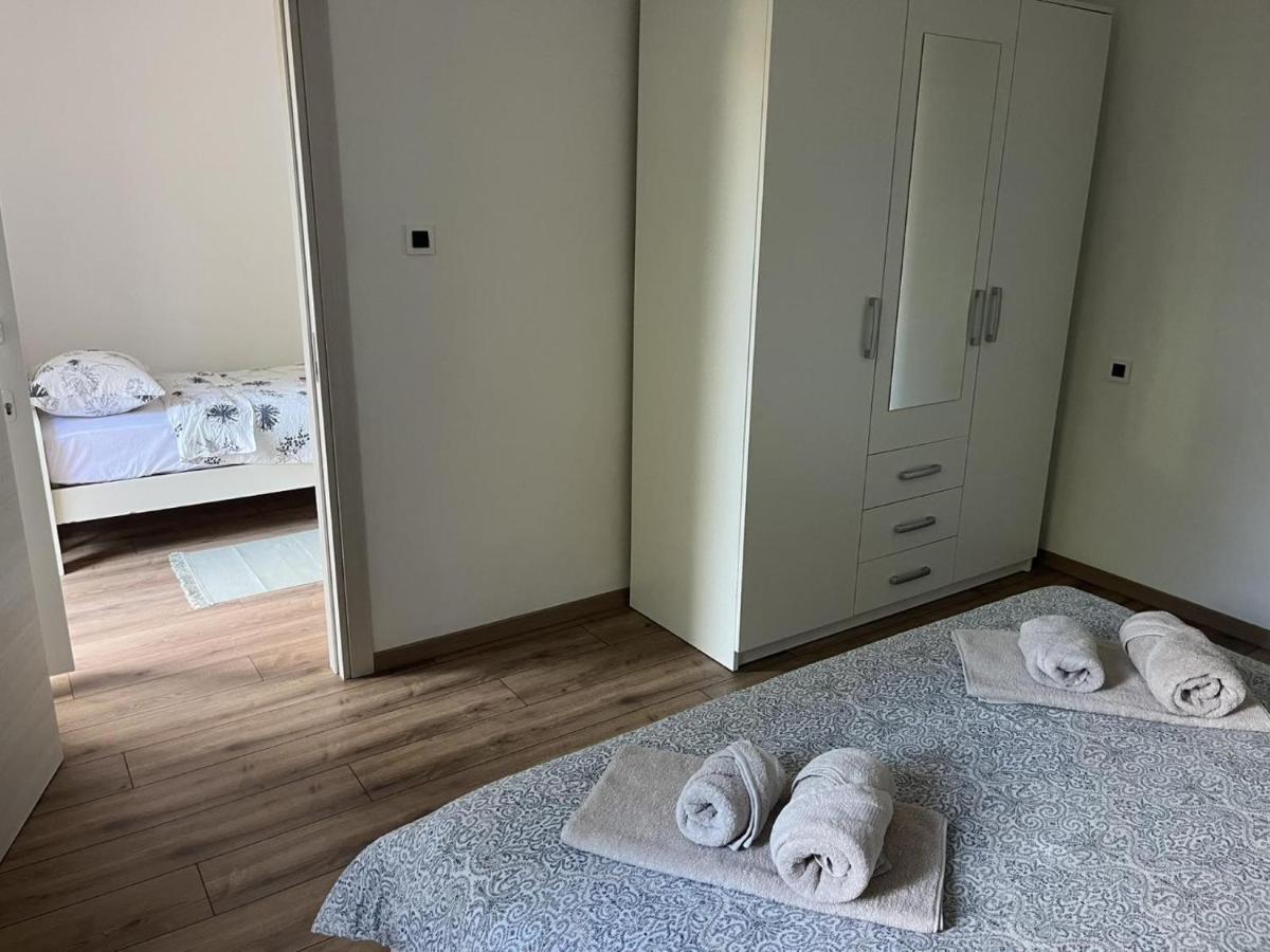 Apartment Hermes Laurana Esterno foto