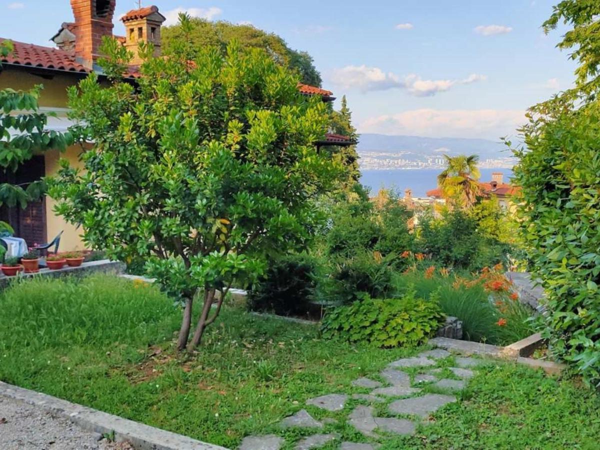 Apartment Hermes Laurana Esterno foto